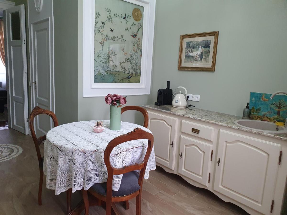 Elisabeth Apartment Oradea Eksteriør bilde
